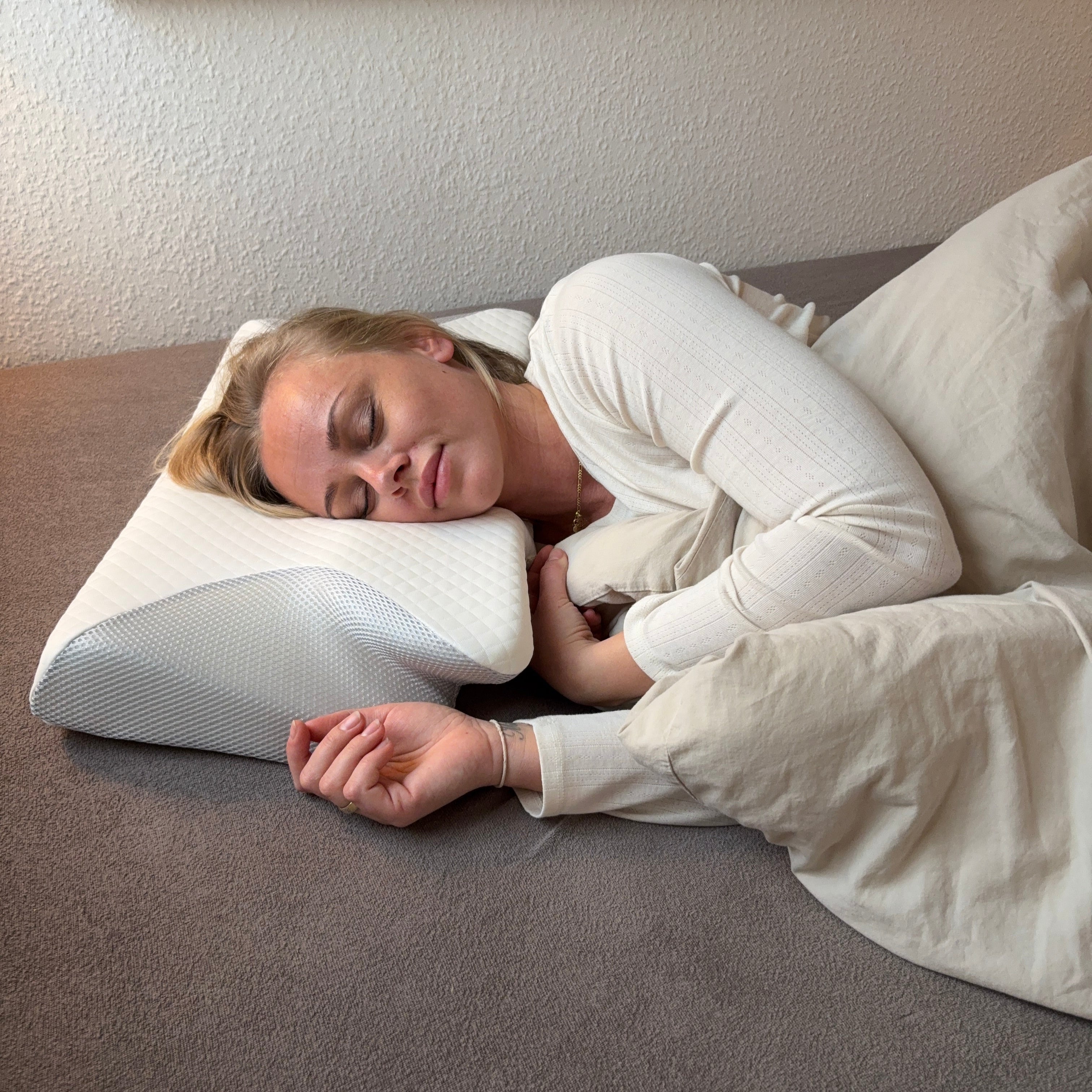 SLEEPIVA NAKKEPUDE